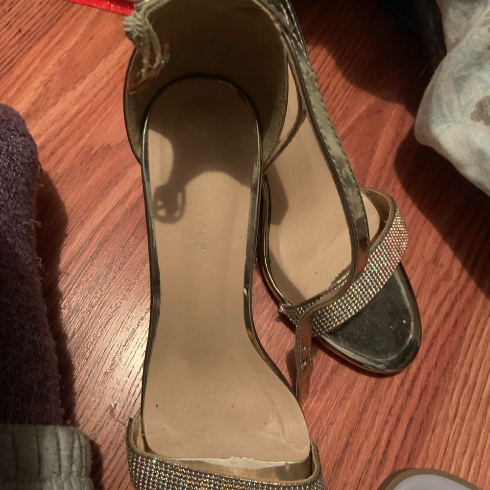 Sandals - Picture 2 of 4